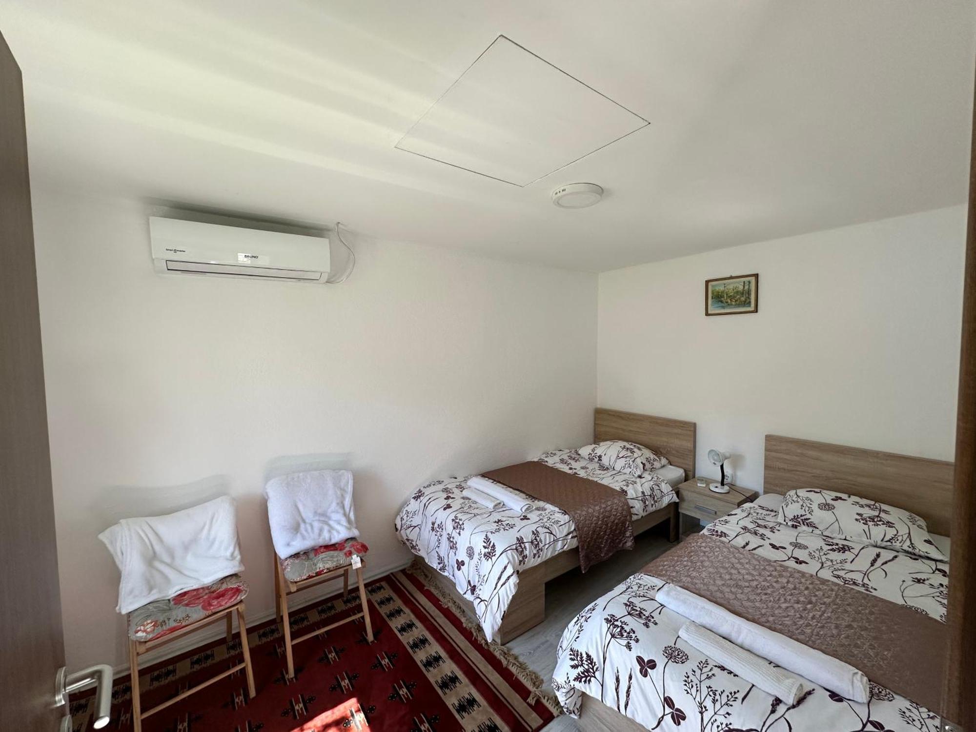 Garden Guesthouse Gjakova Exterior photo